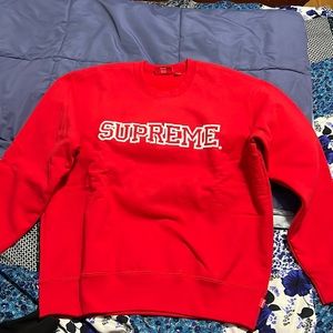 Supreme hoodie in small size